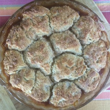 Summer Peach Cobbler + recipe | Glitter & Grace Blog #summerrecipe #peach