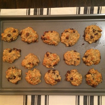 Healthy Chocolate Chip Banana Bread Cookies + recipe | Glitter & Grace Blog #banana #chocolate #vegan