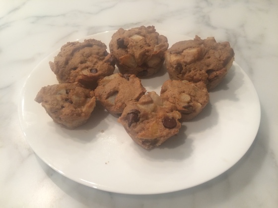 Whole Wheat Pear Chocolate Chip Blondies + recipe | Glitter & Grace Blog #wholewheat #pear #chocolate