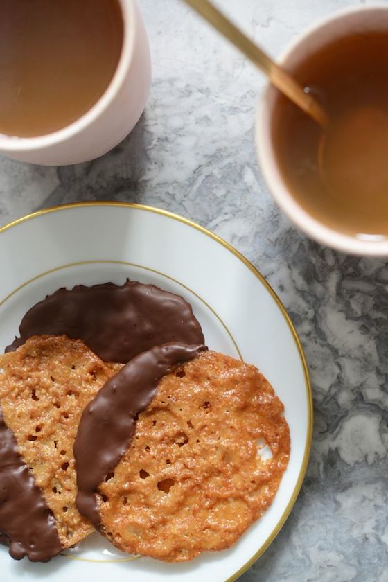 Lace Cookies from Cupcakes and Cashmere