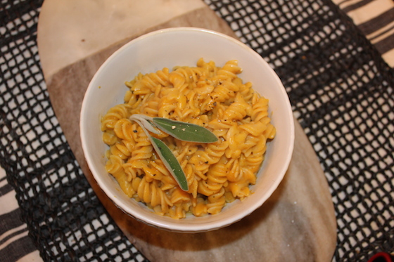 Creamy Vegan Pumpkin Pasta + recipe | Glitter & Grace Blog #fallrecipe #pumpkin #vegan