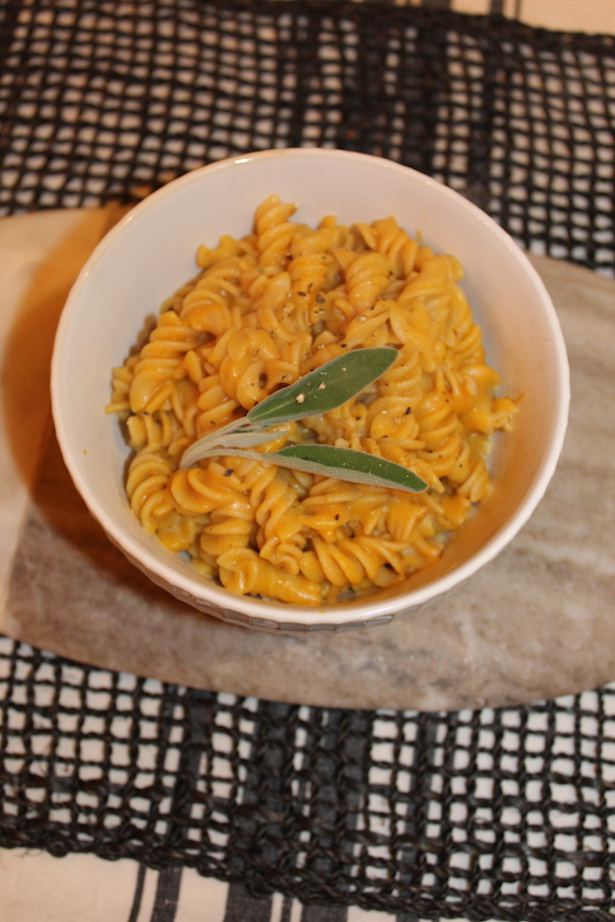 Creamy Vegan Pumpkin Pasta + recipe | Glitter & Grace Blog #fallrecipe #pumpkin #vegan
