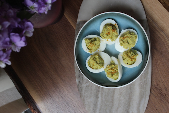 curriedAvocadoDeviledEggs02