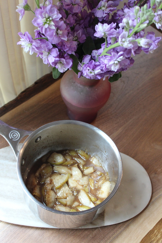 Quick Maple Pear Compote + recipe | Glitter & Grace Blog #fallrecipe #pear #maple