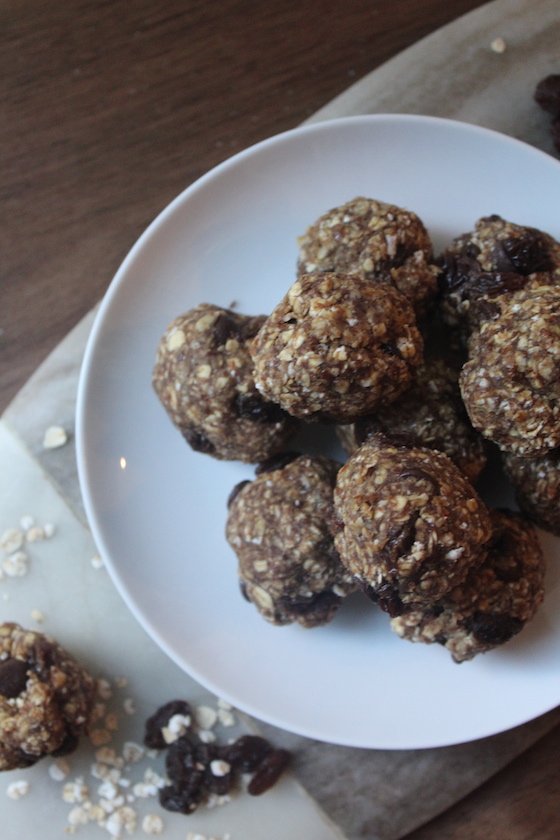 chocolateCinnamonRaisinEnergyBites03