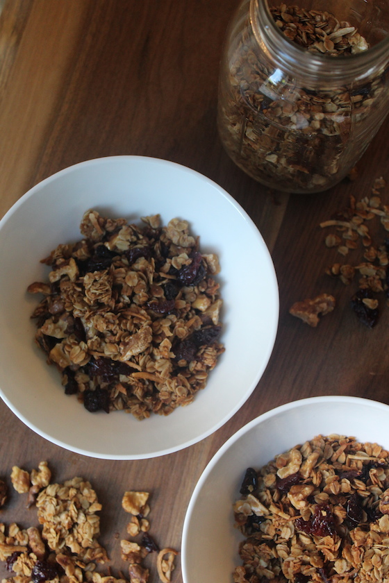 Maple Coconut Granola + recipe | Glitter & Grace Blog #maple #coconut #granola #breakfast