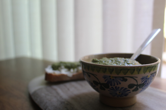 Mint Parsley Pesto + recipe | Glitter & Grace Blog #summerrecipe #mint #parsley #italian