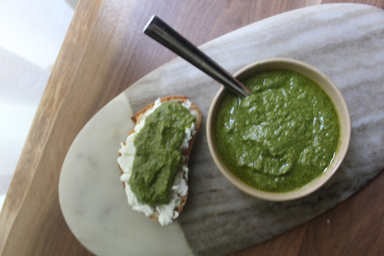 Mint Parsley Pesto + recipe | Glitter & Grace Blog #summerrecipe #mint #parsley #italian