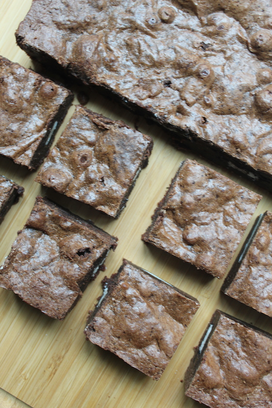 Cookies & Cream Brownies + recipe | Glitter & Grace Blog #chocolate #oreo