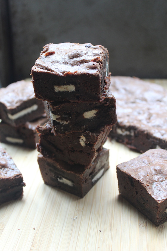 Cookies & Cream Brownies + recipe | Glitter & Grace Blog #chocolate #oreo