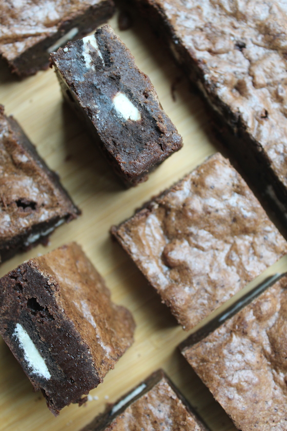 Cookies & Cream Brownies + recipe | Glitter & Grace Blog #chocolate #oreo